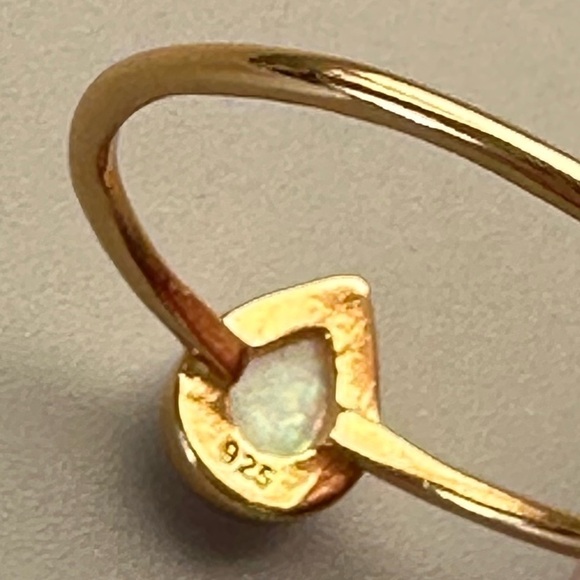 24k Gold Vermeil Pear Cut Opal Ring - Picture 5 of 8
